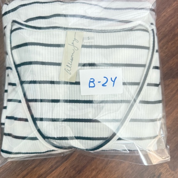 Allison Joy Black and White Striped Ruffle Bell Sleeve Boho Blouse size Small - Picture 15 of 15